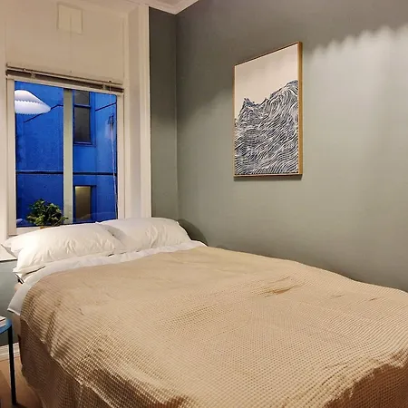 Dom wakacyjny Modern 3 Bedroom 2 King Beds Near Bryggen